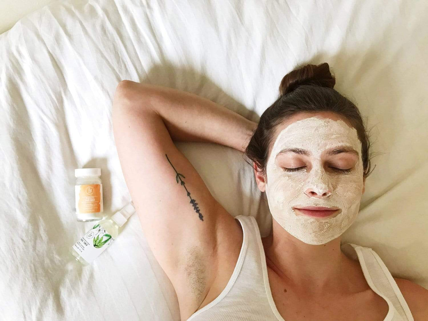 Brightening Face Mask (Pineapple & Grapefruit) - Lo & Behold Naturals -Freehand Market